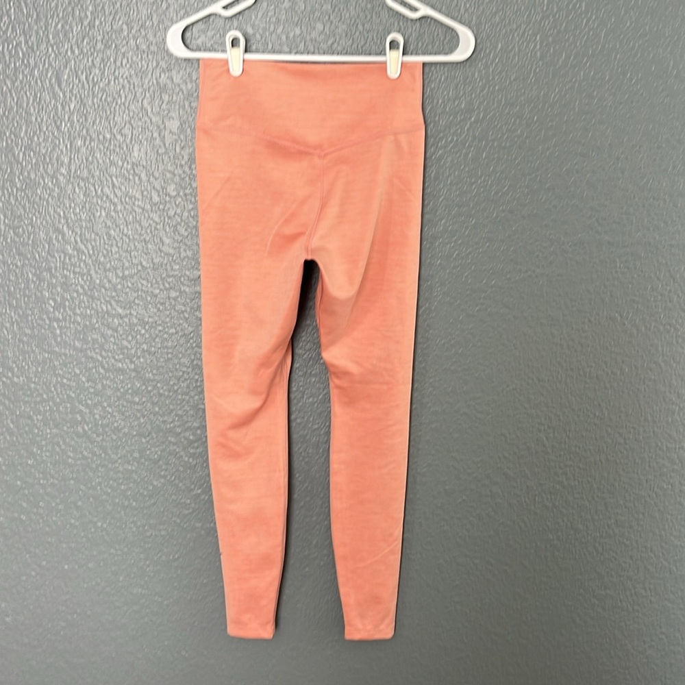 Nike// Peach Leggings Size small - Picture 3 of 12